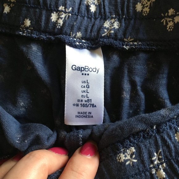 New! NWT Gap body pajama shorts flower print (blue & white) soft, floral - Picture 3 of 4